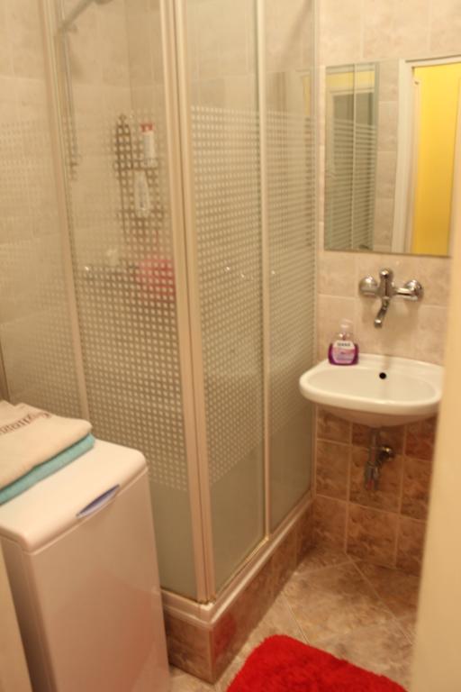 Hostel Pokoje Na Chmielnej 2 Warschau Zimmer foto