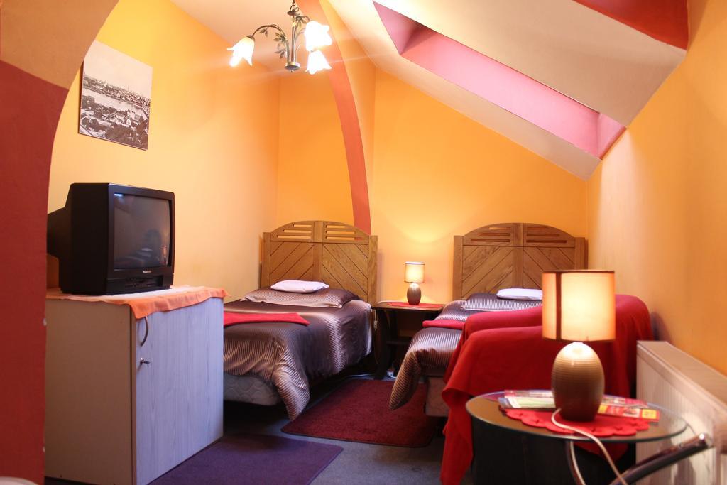 Hostel Pokoje Na Chmielnej 2 Warschau Zimmer foto